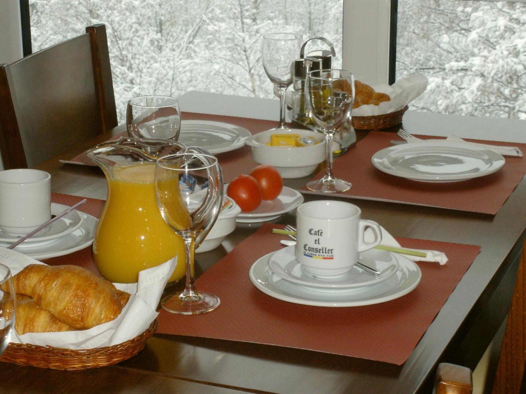 Aparthotel Rialb El Serrat Ngoại thất bức ảnh