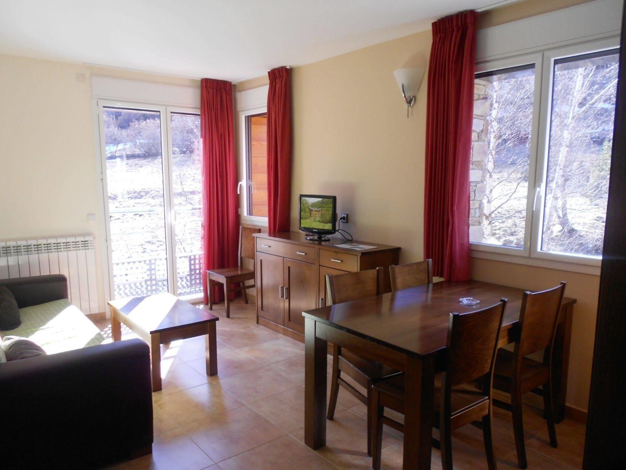 Aparthotel Rialb El Serrat Ngoại thất bức ảnh