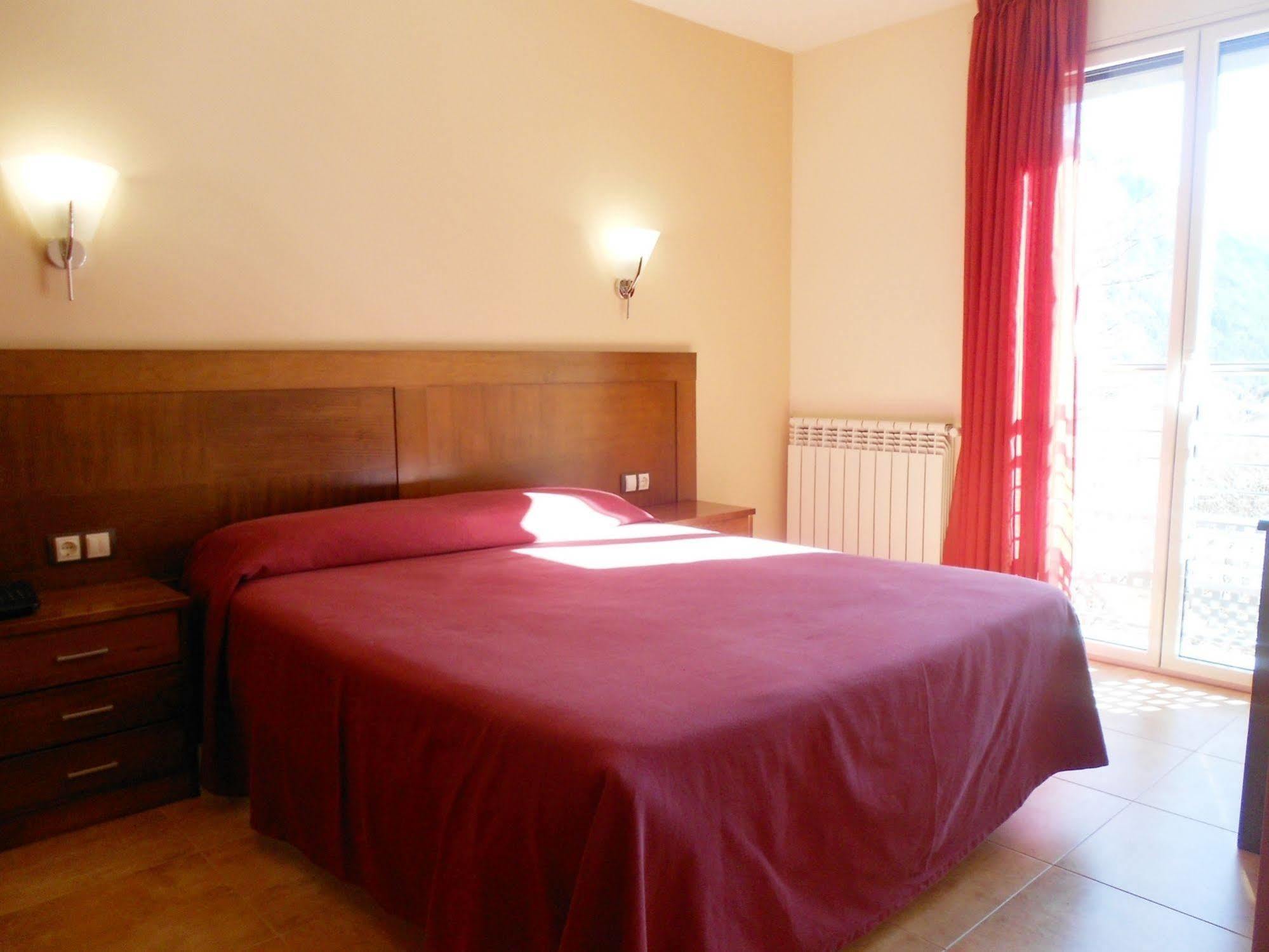 Aparthotel Rialb El Serrat Ngoại thất bức ảnh